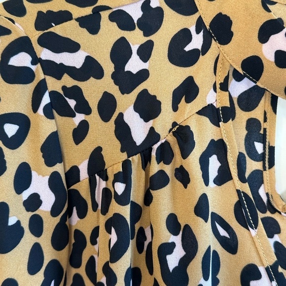 NWT Women’s leopard print boho, bell sleeve blouse by Hippie Rose Sz. S - Picture 4 of 16